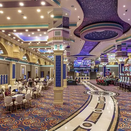 Merit Grand Mosta & Casino מלון 5*